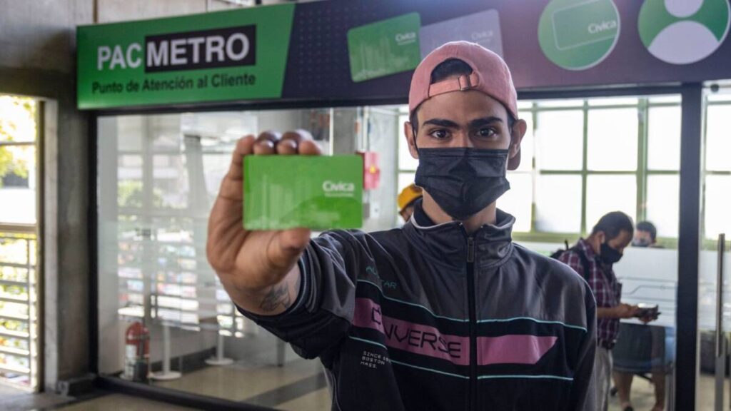 ¿Cómo comprar la tarjeta para utilizar el transporte público en Medellín?