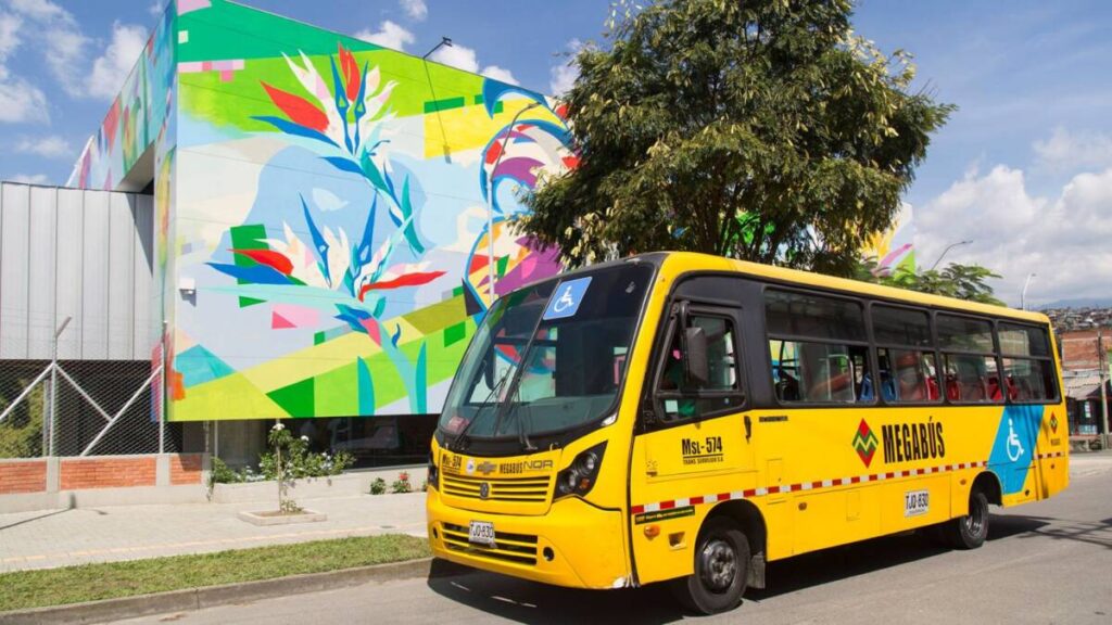 ¿Cómo funciona el sistema de transporte público en Pereira?