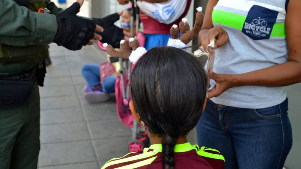 Alerta: rescatados 186 niños venezolanos de la mendicidad en Colombia
