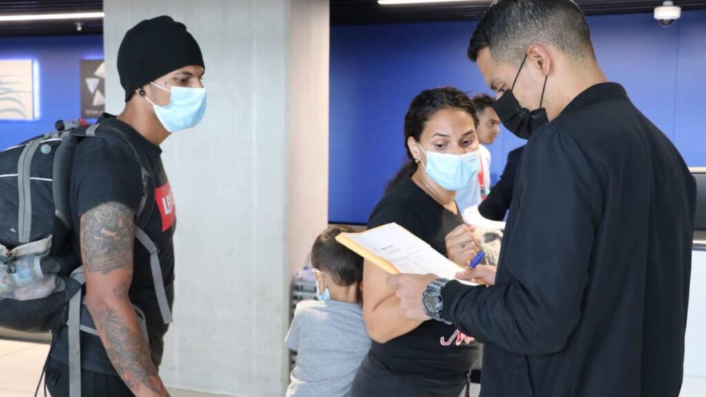 Salió de Panamá a Caracas un vuelo humanitario con 177 migrantes venezolanos