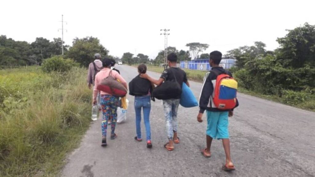Caminar para emigrar: la realidad de los venezolanos desde hace 7 años