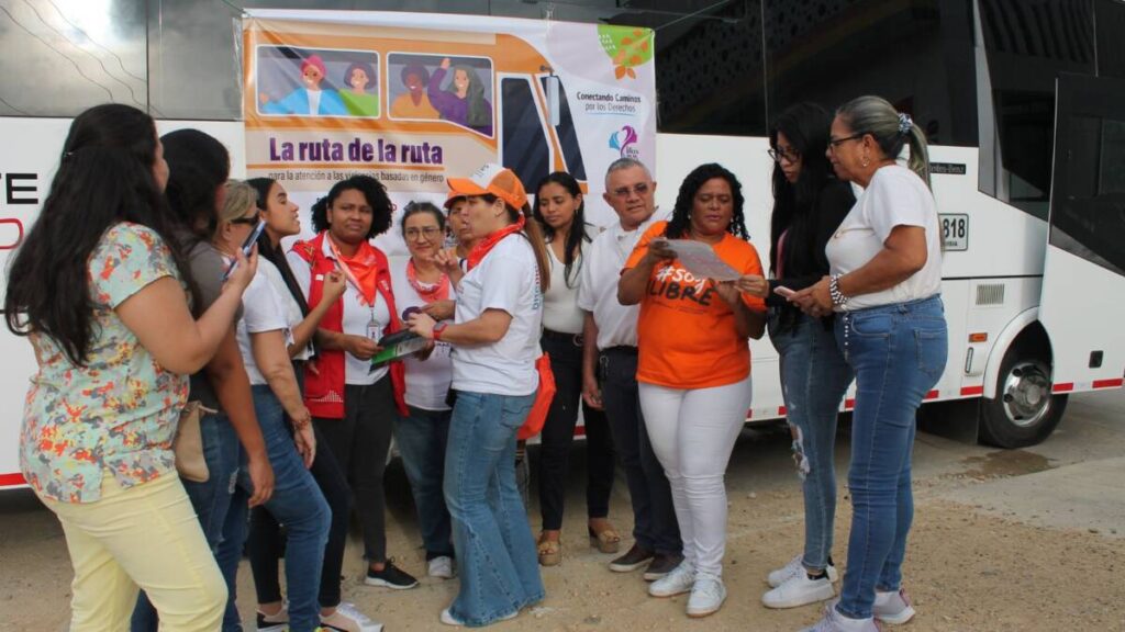 Líderes comunitarios y migrantes aprenden sobre justicia en 'La Ruta de la Ruta'