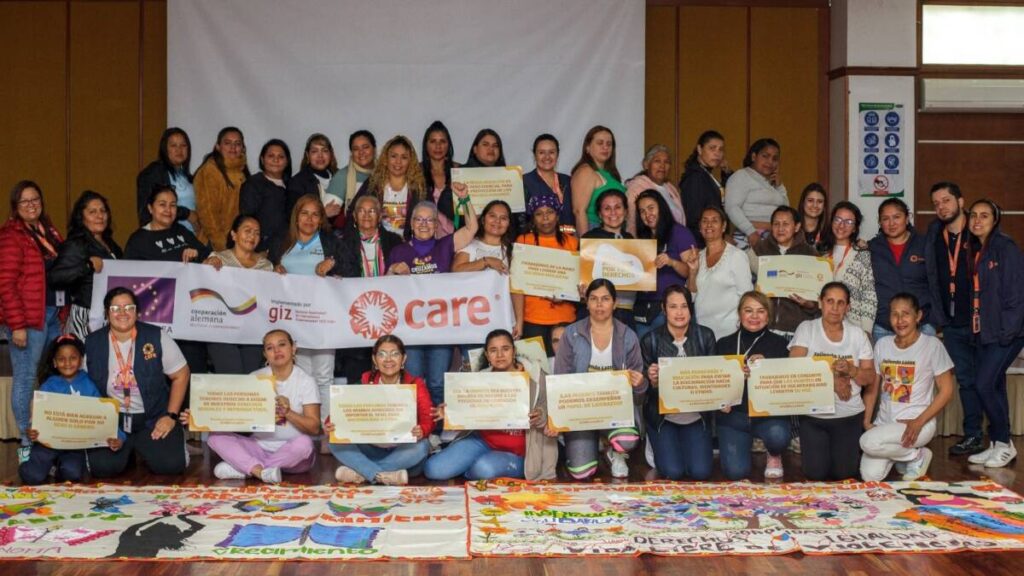 Mujeres venezolanas juegan un rol fundamental en la regularización migratoria