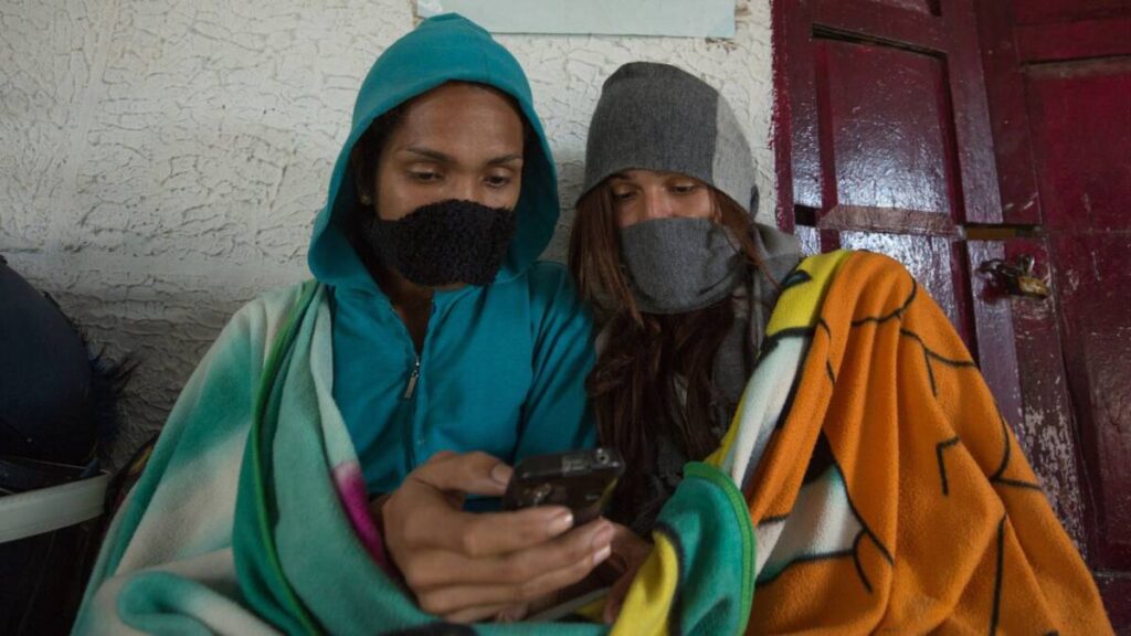 Alertan sobre explotación sexual de migrantes venezolanas en redes sociales