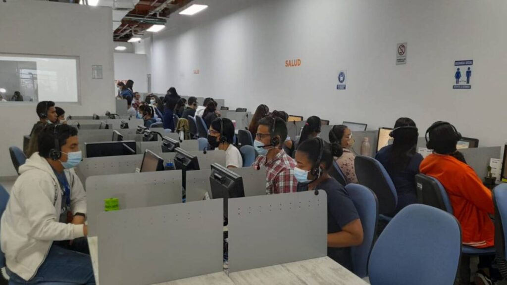 Call center Contacta, ejemplo de inclusión laboral de venezolanos en Atlánticoem