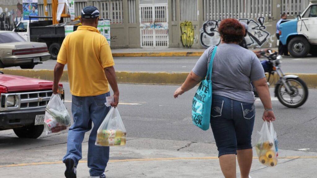 Venezolanos necesitan 22 sueldos mínimos para cubrir la cesta básica familiar