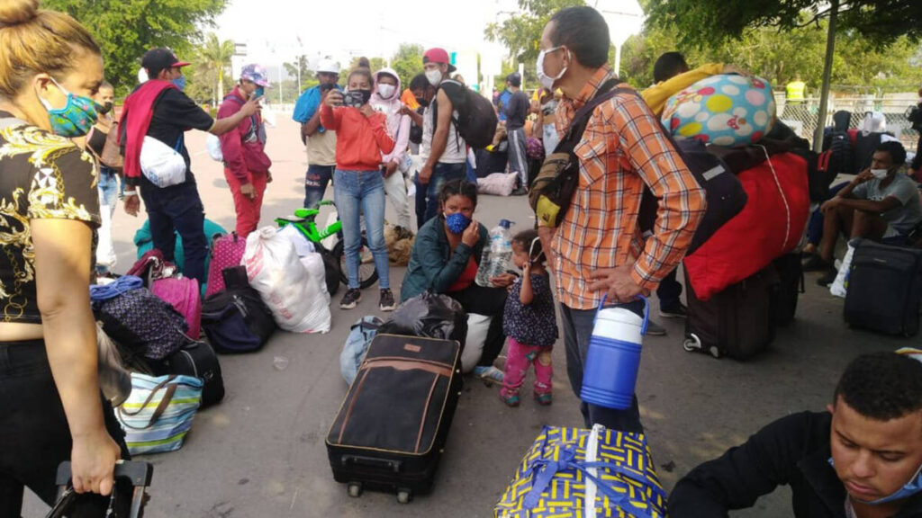 “Estamos sin agua y sin comida”: venezolanos que retornan piden auxilio