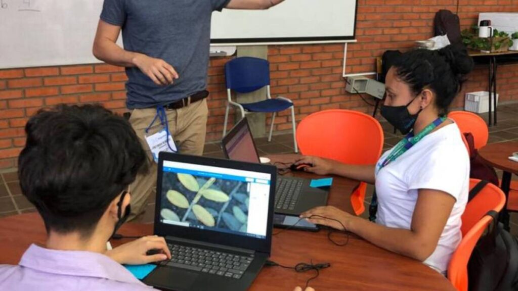 Tecnología e inteligencia artificial, una gran oportunidad para los migrantes