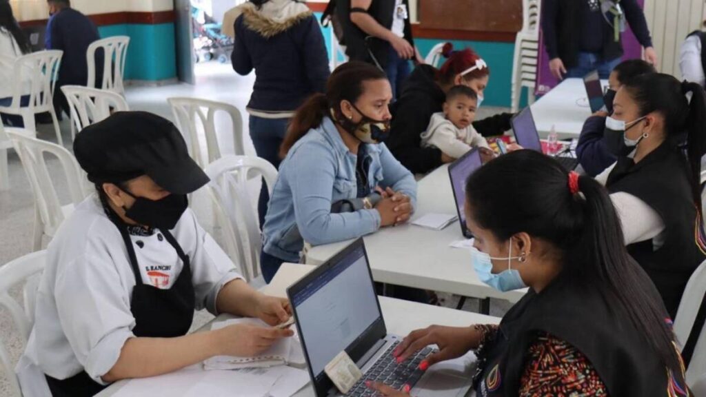 En jornada gratuita, afiliarán a salud a migrantes y retornados en Bogotá