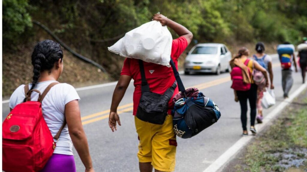 El 86% de los jóvenes emigran de Venezuela para conseguir un empleo