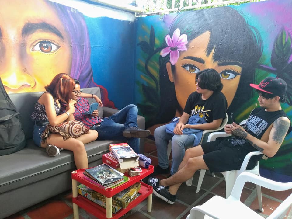 La casa que le abrió las puertas al arte migrante en Medellín