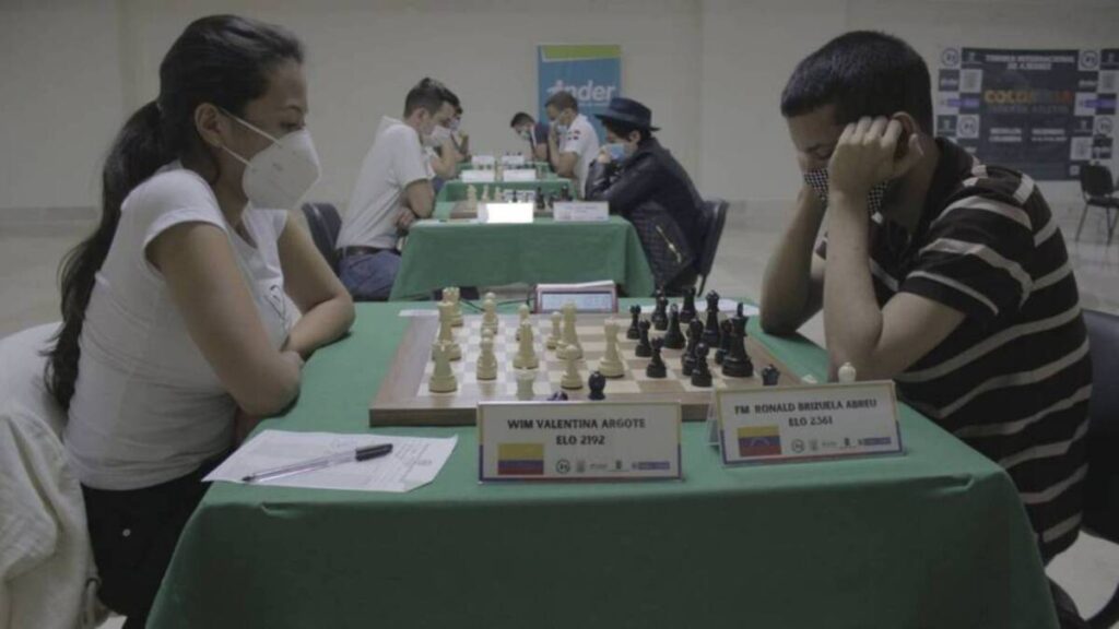Un ajedrecista olímpico venezolano brilla en Medellín