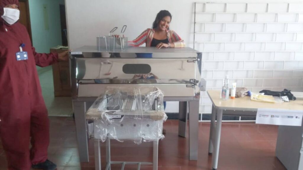 Renaciendo en la pandemia: migrantes venezolanos emprenden en Maicao