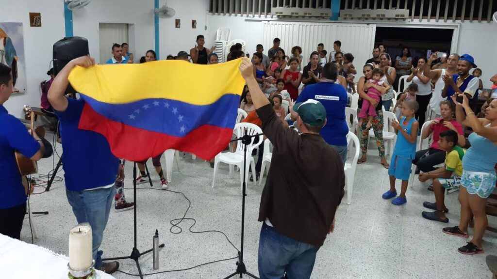 Con canciones previenen la trata de migrantes venezolanos