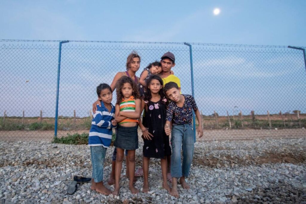 Abrazos en el desierto: la historia de las familias separadas por las fronteras