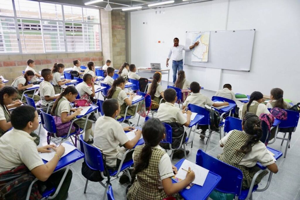 Los ‘mil peros’ a los que se enfrentan los niños venezolanos en Soacha para poder estudiar