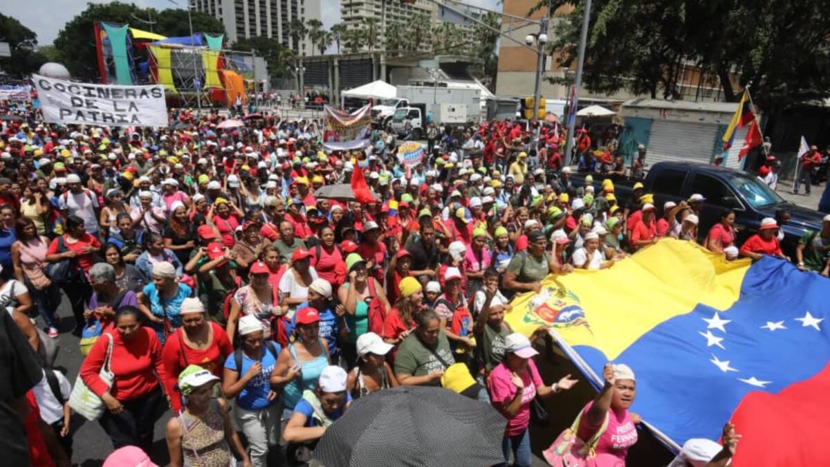 Tras un año de la reelección de Maduro, manifestantes salen a las calles a respaldarlo