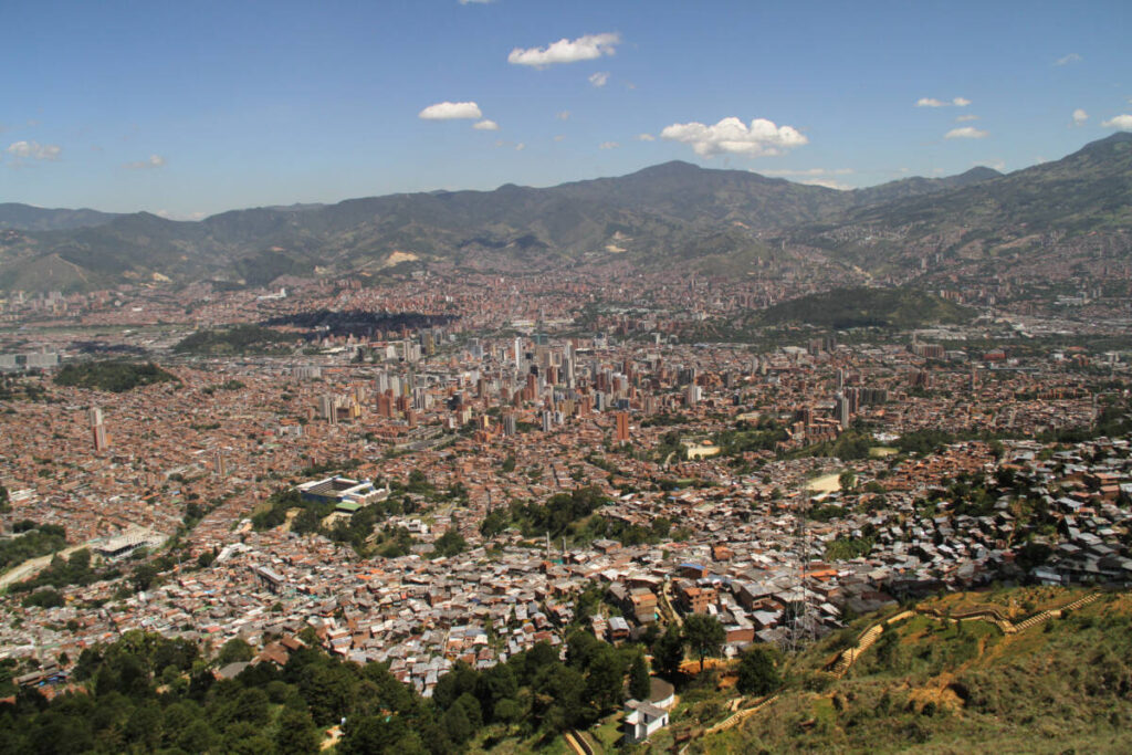 Avances de la integración de los migrantes venezolanos en Medellín