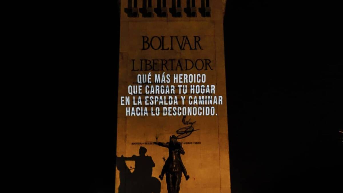 En apoyo a migrantes realizaron toma cultural en monumento Héroes de Bogotá