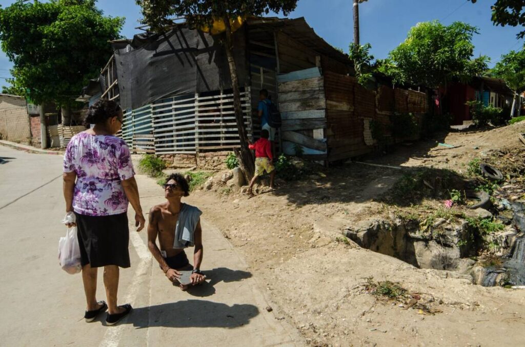 Retratos de Alca, el venezolano sin piernas que encontró su hogar en Barranquilla