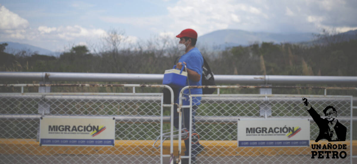 Paso de venezolanos por el Puente Internacional Simón Bolívar, que comunica a Colombia con Venezuela. (Colprensa - Álvaro Tavera) Especial Un año de Petro.
