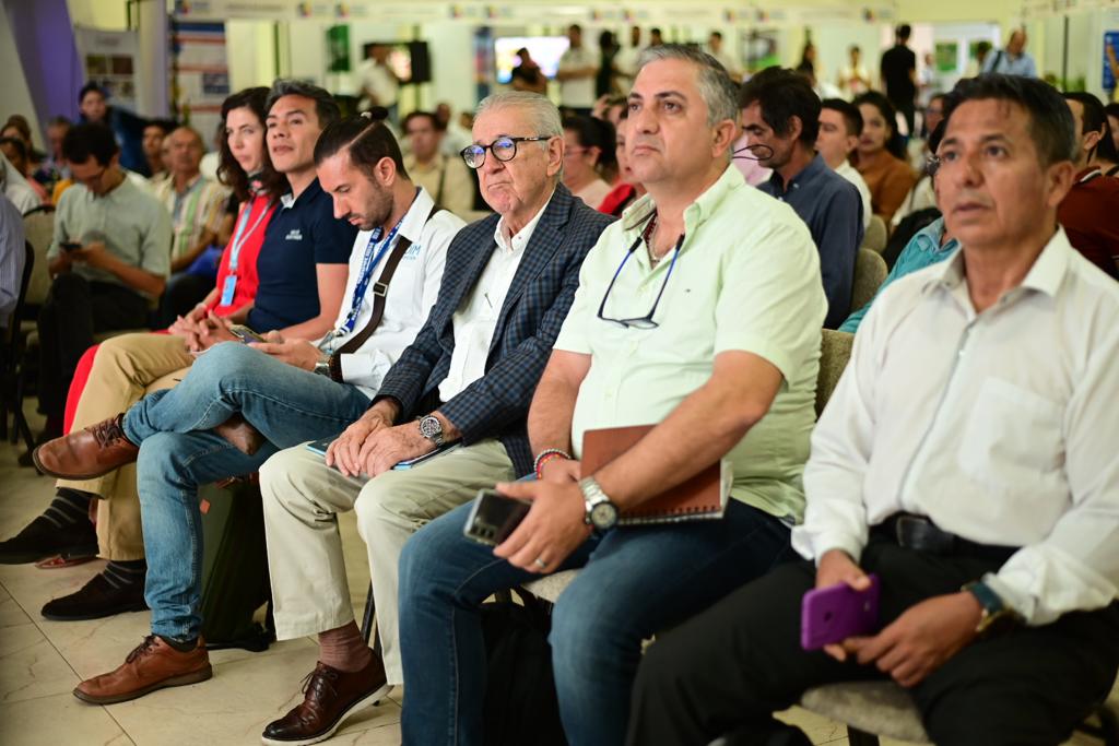 Los alcaldes de Cúcuta, Jairo Yáñez, y Maicao, Mohamad Dasuki, durante el segundo Encuentro Internacional de Migraciones.