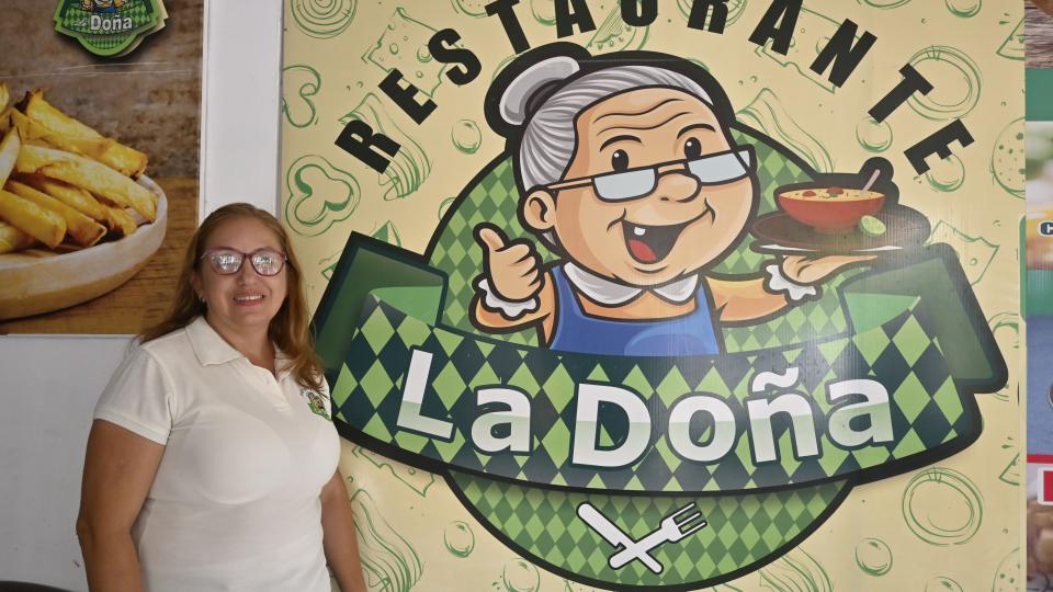 Mariluz Sánchez abrió su restaurante La Doña, que ha tenido éxito gracias a que los colombianos comen tanta arepa como los venezolanos.