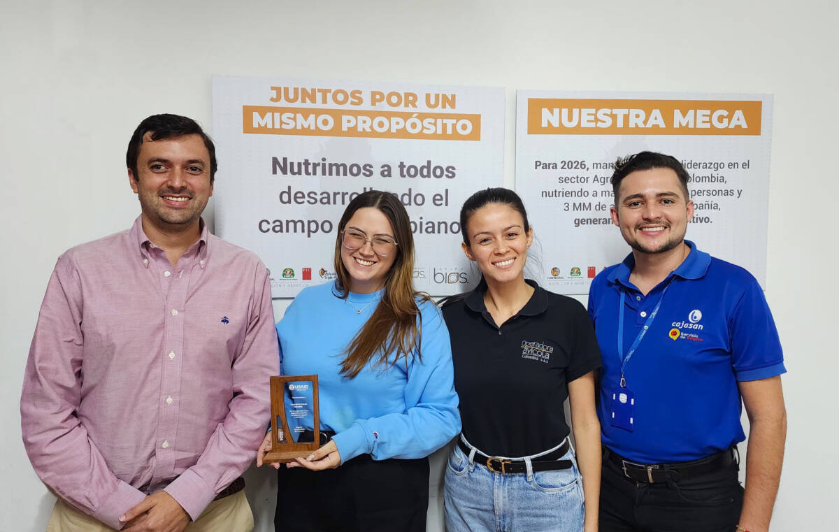 Operadora Avícola Colombiana, ganadora del reconocimiento otorgado por el proyecto Oportunidades Sin Fronteras. Foto: USAID.